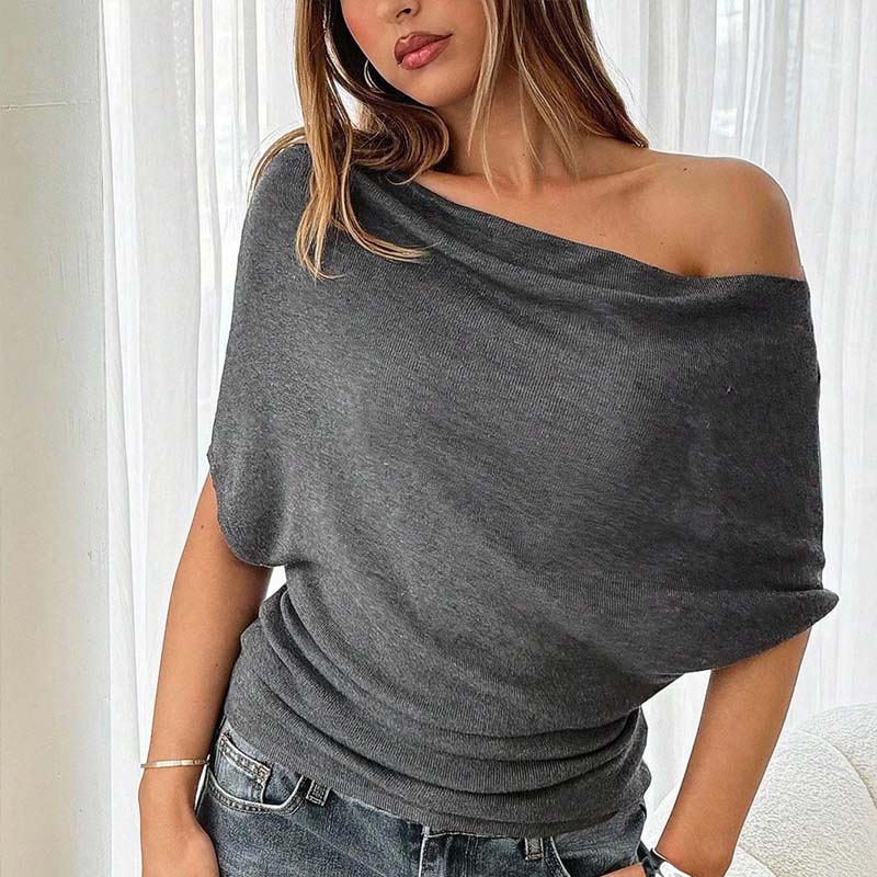 ✨Top assimétrico com ombros à vista e mangas em forma de asa de morcego para mulher💞