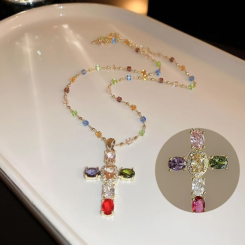 💎 50% DESCONTO!! ✝️ Colar colorido com pendente de cruz de strass – brilho intenso, comprimento ajustável e um look marcante ✨
