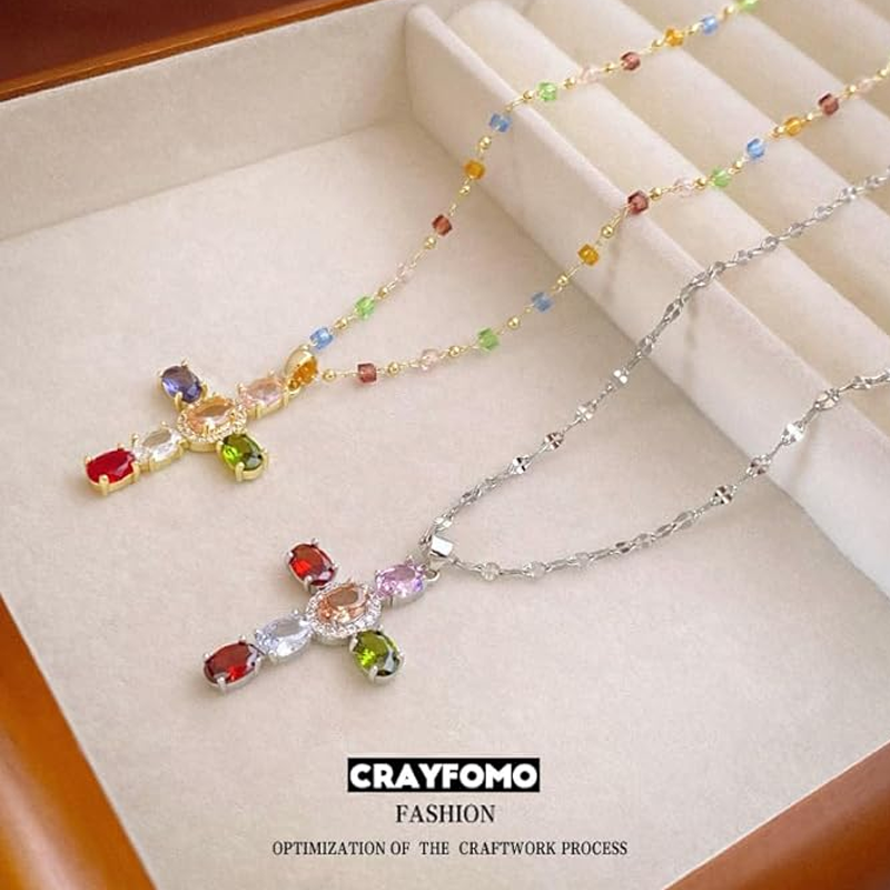 💎 50% DESCONTO!! ✝️ Colar colorido com pendente de cruz de strass – brilho intenso, comprimento ajustável e um look marcante ✨