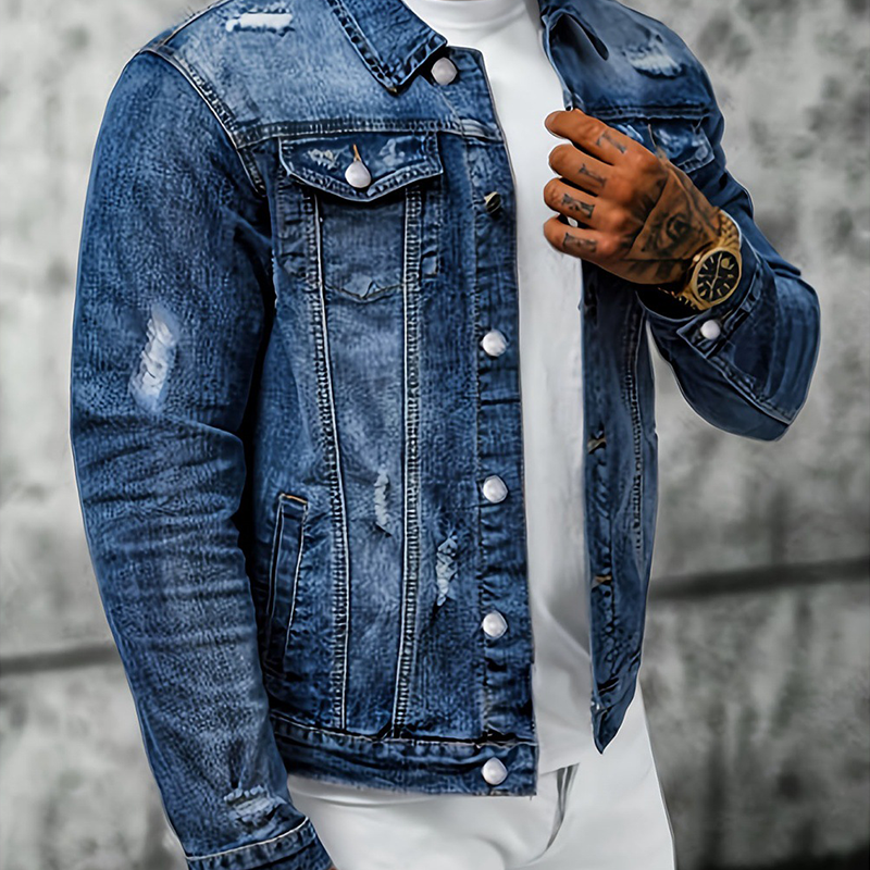 Casaco de ganga casual para homem com visual desgastado e roupa íntima vintage.