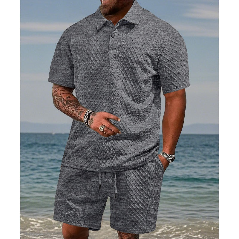 Conjunto de 2 peças para homem: camisola de manga curta com gola virada e padrão diamante e calções com cordão