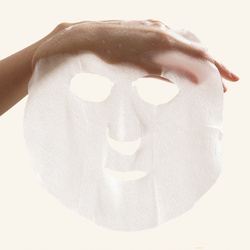 Máscara facial iluminadora e hidratante para correção de manchas.